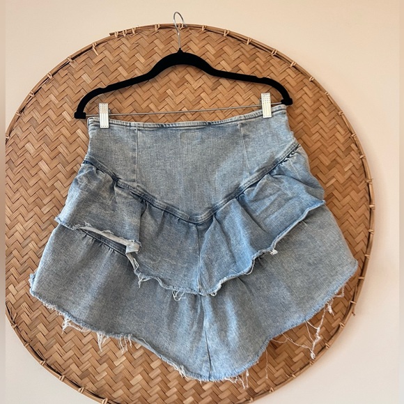 MOTHER THE RUFFLE MINI RAW EDGE DISTRESSED DENIM JEAN MINI COASTAL COWGIRL SKIRT - Picture 13 of 16